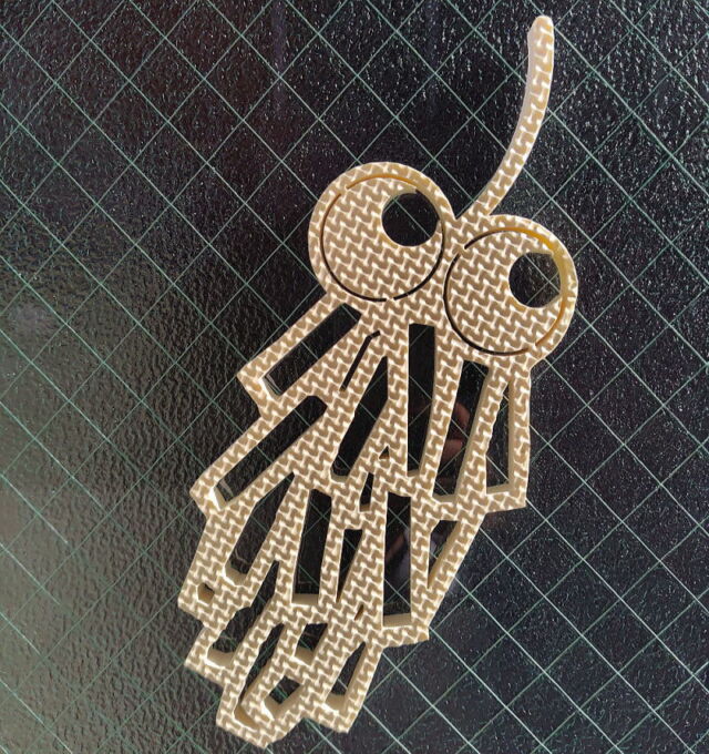 ウォータージェットマンスリーイメージサイン
2025-11月

霜月、薄ら寒いか冷え込むか、秋から冬にかけての
11月ネタは通常でも難しいのにこの移ろい感
取り合えずミノムシでお願いいたします
少し寒くなってきたので
もう眼も出さずにミノ閉じて越冬でしょうかねぇ

EVAフォーム ジョイントマット　
10mm×123mm×263mm

#ＹＫアキュラシー株式会社　
#ウォータージェットカッティング　
#水圧
#加工　 
#切断　
#ウォータージェットカッター　
#製造業　
#製壊業
#情報発信　
#水切商売　
#一品カット屋　
#waterjet　
#waterjetcutting
#大阪　
#賃加工　
#ものづくり　
#もの斬り割り　
#もの水切
#EVAフォーム　
#ジョイントマット　
#季節　
#11月　
#マンスリー　
#イメージ
#サイン
#ミノムシ　
#蓑虫　
#越冬　
#イメージサイン　
#YKアキュラシー