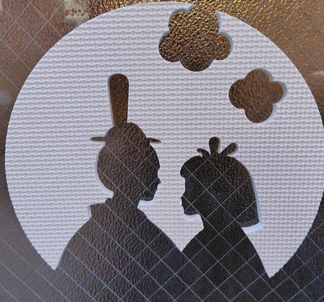 ウォータージェットマンスリーイメージサイン2026年3月

ひな祭り、ひな人形メインの
お内裏様（皇帝）とお雛様（皇后）
女の子の健やかな成長と健康を願う日本の伝統行事っすね
ひな壇から降りて向き合って頂きました
EVAフォーム ジョイントマット　
10mm×270mm×233mm

【ＹＫアキュラシー株式会社HP】
https://www.yk-accuracy.jp/
⁡
【ＹＫアキュラシー　ウォータージェットページ】
https://water-jet.yk-accuracy.jp/

#ＹＫアキュラシー株式会社#ウォータージェットカッティング　
#水圧#加工#切断#ウォータージェットカッター　
#製壊業#情報発信#水切商売#一品カット屋　
#waterjet#waterjetcutting#大阪#賃加工　

#桃の節句#ひな人形#ひな祭り#イメージ#マンスリー#サイン
#YKアキュラシー